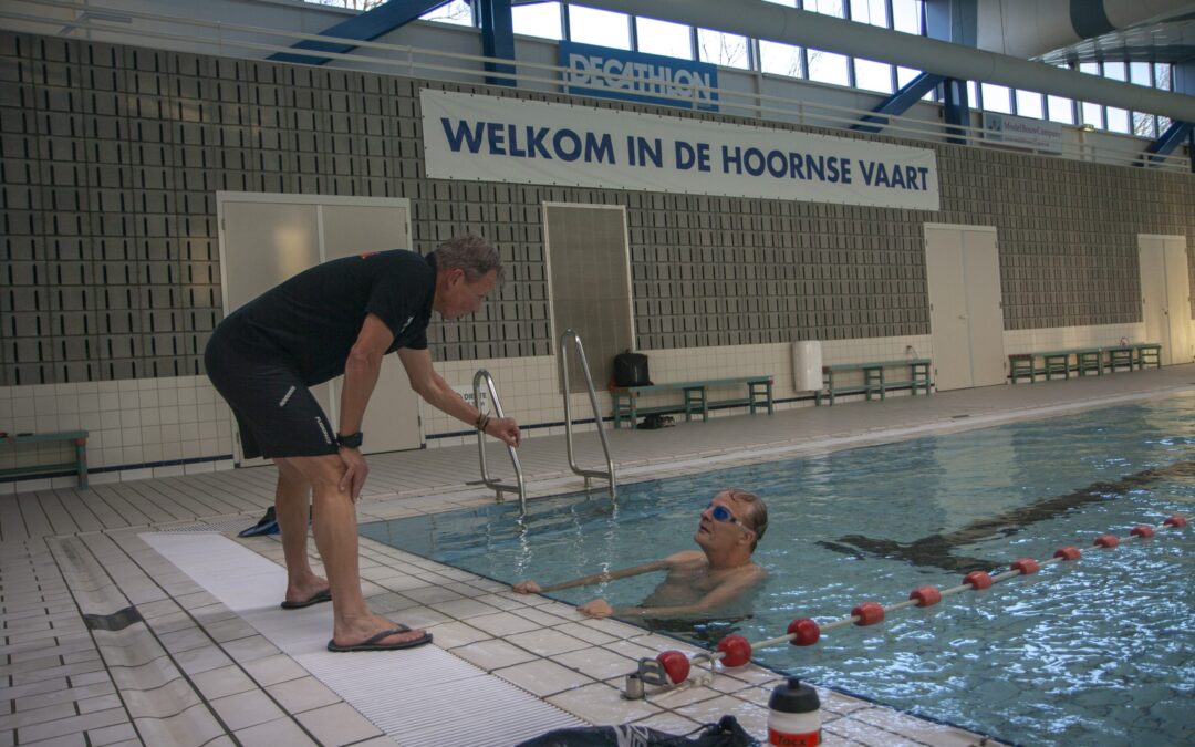 Tino verlegt zijn grenzen meermaals en traint voor aangepaste triathlon